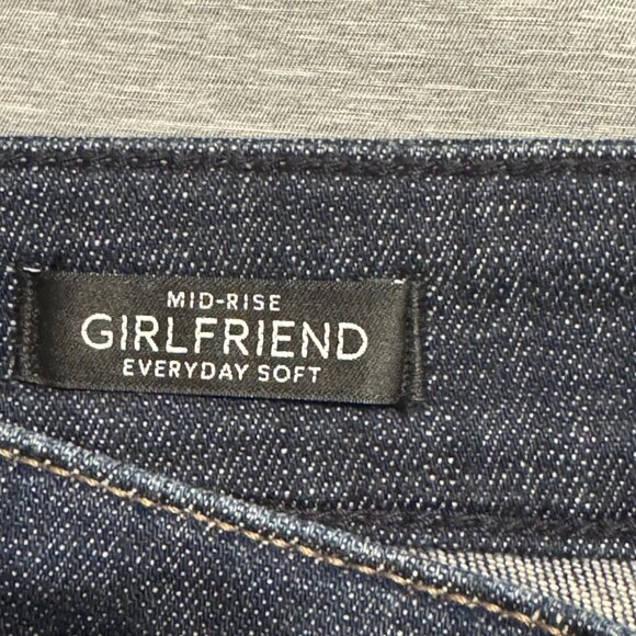 Women’s White House Black Market Jeans Mid-Rise Girlfriend Soft Embroidered 4 - Picture 5 of 8